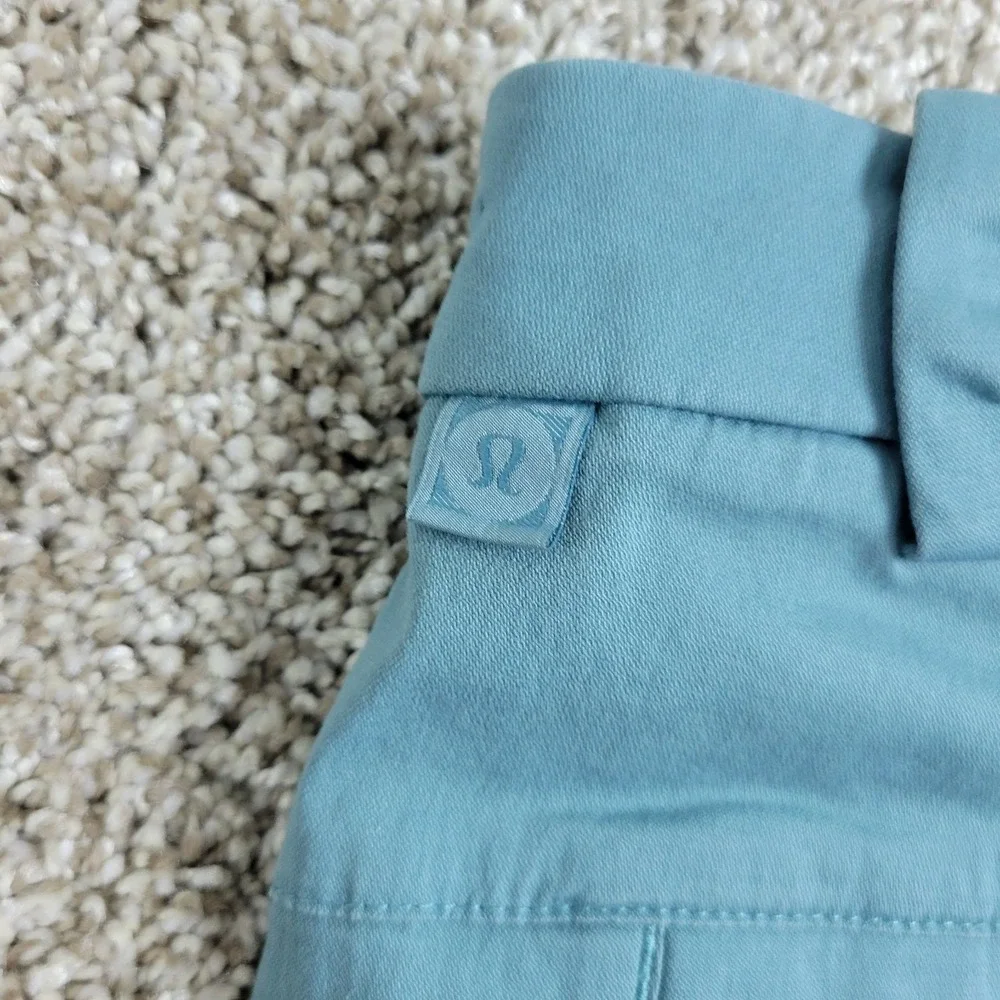 Lululemon Commission Classic Fit Mens 36 Solid Blue Performance Shorts